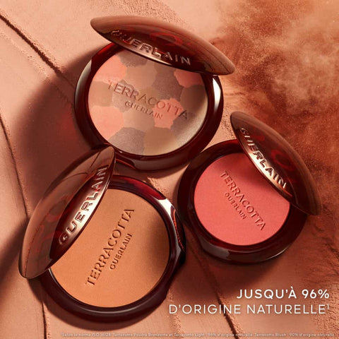 Guerlain - Terracotta Light - Natürliches Puder für einen gesunden Glanz. 96 % Inhaltsstoffe natürlichen Ursprungs.